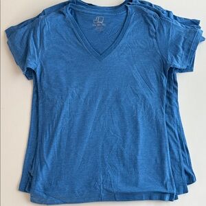 NEW lot of 8 ladies size Medium v neck tee shirts